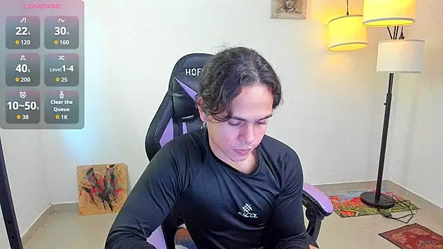 Snapshot of Maximiliano_scoott__ chatting on October 2025 06:19:01 PM Maximiliano scoott   online show from October 2025 06:19:01 PM