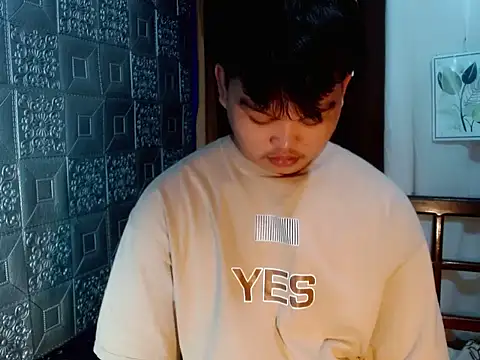 Reynelcock online show from October 2025 06:48:01 PM