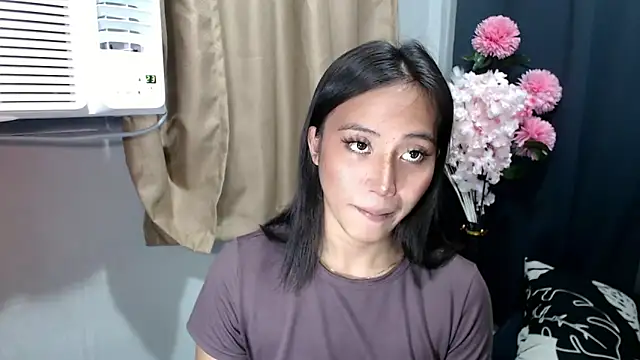 Snapshot of sweetiie_caren chatting on October 2025 05:24:01 AM sweetiie caren online show from October 2025 05:24:01 AM