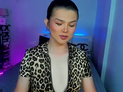 Snapshot of Sweetestcandyx_ chatting on May 2026 03:18:02 PM Sweetestcandyx online show from May 2026 03:18:02 PM