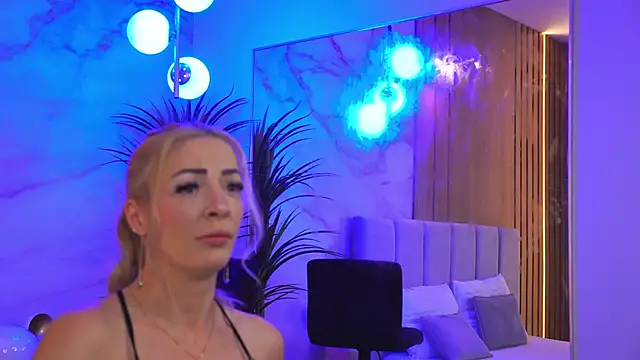 Izabellle02 online show from March 2026 05:00:02 AM