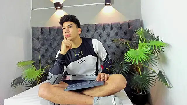 ALAN REDINGER online show from October 2025 01:40:02 PM