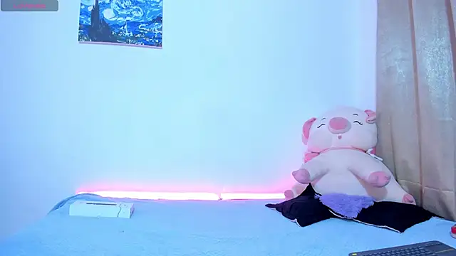 Shophie thoopson online show from April 2026 07:00:01 PM