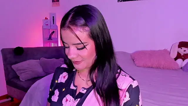 Shophie thoopson online show from June 2026 02:58:01 AM