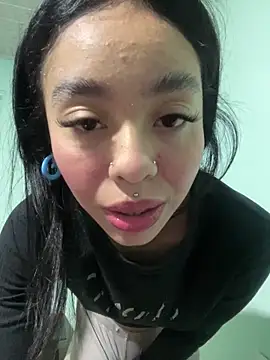 Snapshot of Xiiki chatting on May 2026 04:51:02 AM Xiiki online show from May 2026 04:51:02 AM