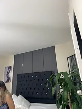 Alexa  Blue online show from September 2025 04:01:02 AM