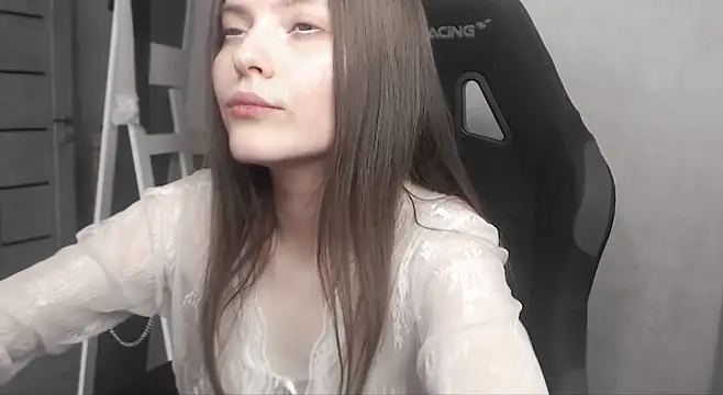 Snapshot of cute_elfy_ chatting on June 2026 01:38:02 PM cute elfy online show from June 2026 01:38:02 PM