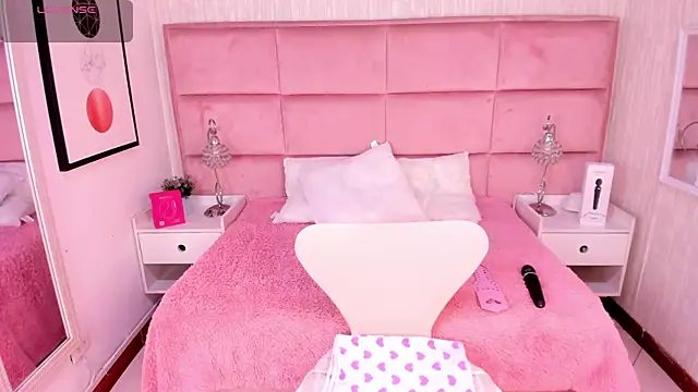 Janah Myers online show from December 2025 01:09:01 PM