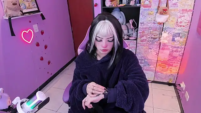 Vero Osb  online show from September 2025 11:39:02 PM