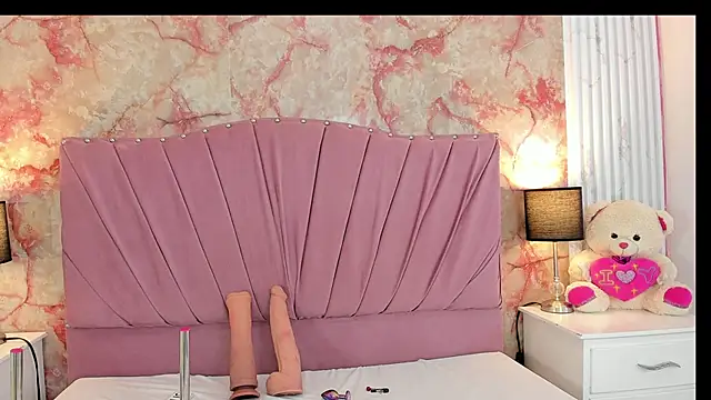 Wonderkloe  online show from April 2026 02:55:01 AM