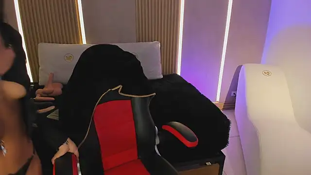 liah cleir online show from November 2025 06:18:02 PM