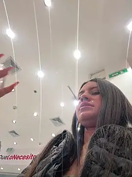 Isabella21  online show from October 2025 10:51:02 PM