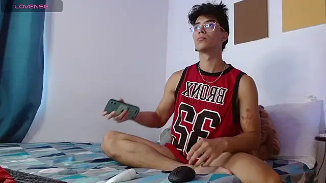 Dylann west online show from November 2025 08:08:01 PM