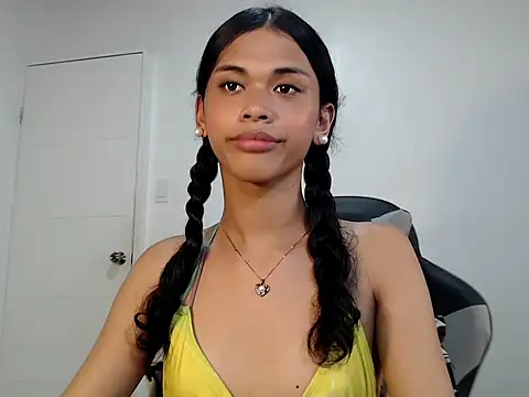 Snapshot of urcurlydiva chatting on November 2025 06:24:01 AM urcurlydiva online show from November 2025 06:24:01 AM