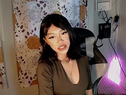 Snapshot of urcurlydiva chatting on April 2026 09:36:01 AM urcurlydiva online show from April 2026 09:36:01 AM