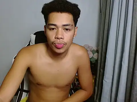 Snapshot of curlyasian_njxx chatting on May 2026 04:28:02 AM curlyasian njxx online show from May 2026 04:28:02 AM