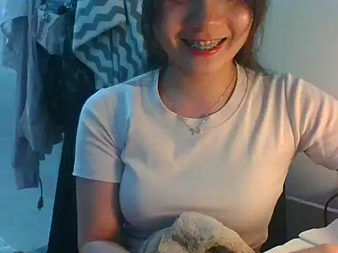 Linzly online show from September 2025 04:29:02 PM