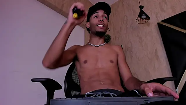 Thiagoferreti online show from October 2025 03:20:01 AM