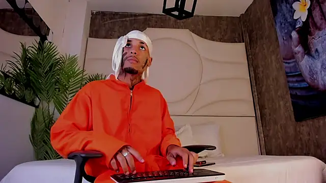 Thiagoferreti online show from October 2025 07:59:01 PM