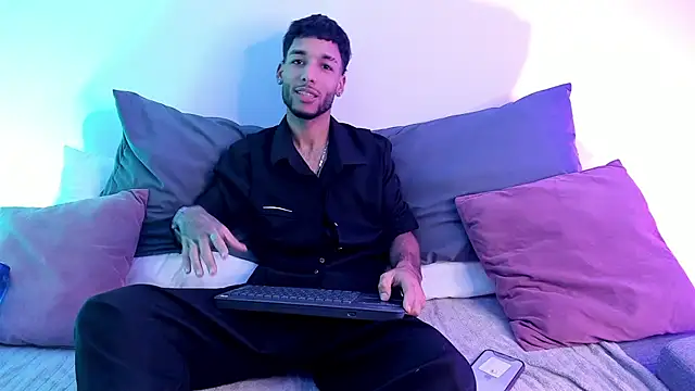 Snapshot of Thiagoferreti chatting on June 2026 04:34:02 AM Thiagoferreti online show from June 2026 04:34:02 AM