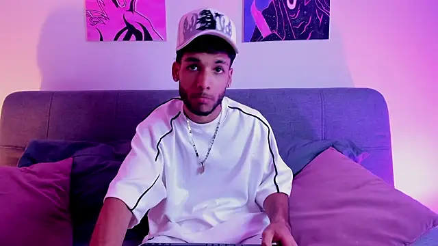 Snapshot of Thiagoferreti chatting on June 2026 03:40:01 AM Thiagoferreti online show from June 2026 03:40:01 AM