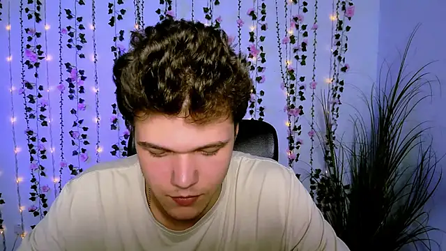 lucas long  online show from September 2025 07:04:01 PM