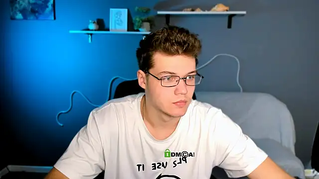 lucas long  online show from October 2025 08:48:02 AM