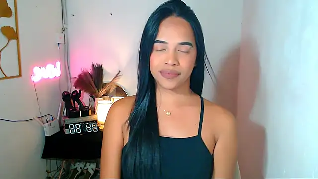 Lorainnelustts online show from March 2026 12:16:01 AM