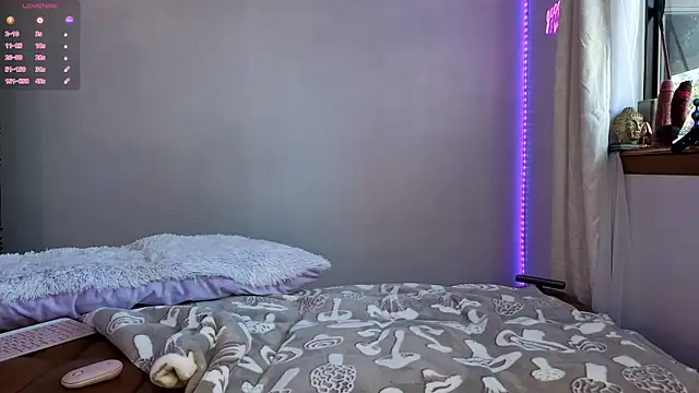 dustbunni0414 online show from December 2025 06:17:01 PM