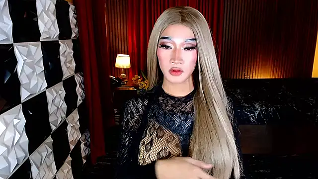 lhexiecollins online show from April 2026 04:04:01 PM