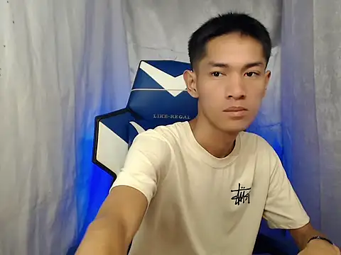 Snapshot of riks_tyler chatting on May 2026 07:37:02 PM riks tyler online show from May 2026 07:37:02 PM