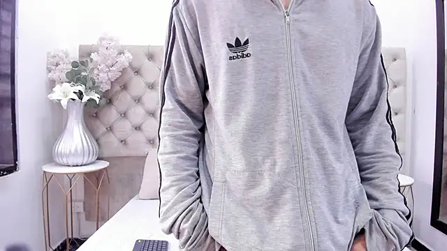 BenitoSaenz online show from November 2025 01:46:01 PM