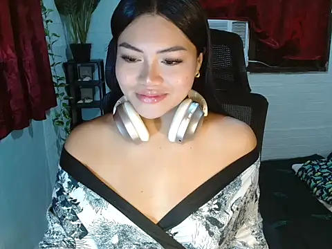 naughtyhothailey online show from June 2026 11:10:01 PM