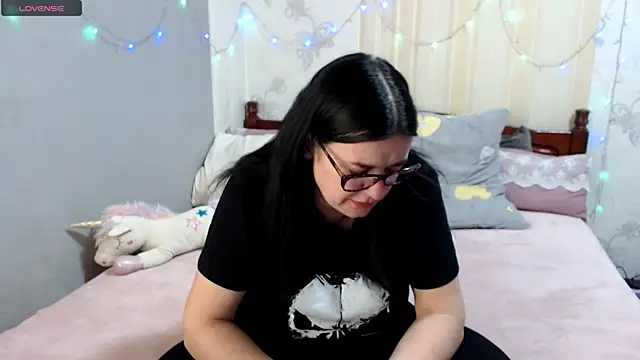 Snapshot of Sasha_cherry chatting on November 2025 04:57:01 AM Sasha cherry online show from November 2025 04:57:01 AM