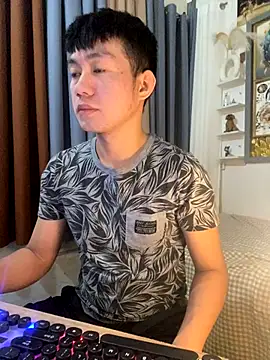 xshyboyx online show from November 2025 02:01:01 AM