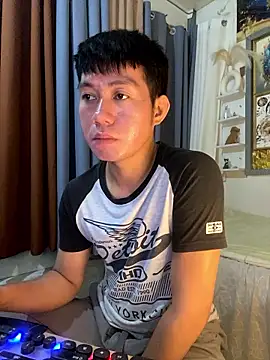 xshyboyx online show from January 2026 02:14:02 AM