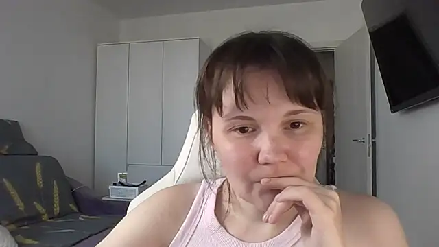 Snapshot of Qaynii chatting on September 2025 02:28:01 PM Qaynii online show from September 2025 02:28:01 PM