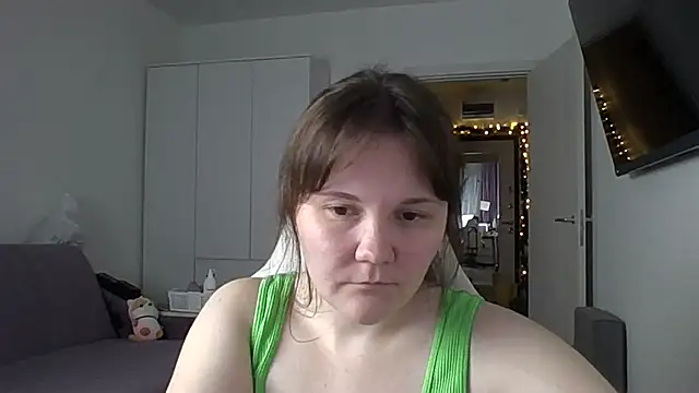 Snapshot of Qaynii chatting on October 2025 02:06:02 PM Qaynii online show from October 2025 02:06:02 PM