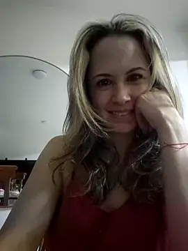 Miasiren online show from October 2025 05:18:01 AM