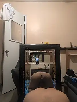 Cnutt310 online show from December 2025 03:38:02 PM