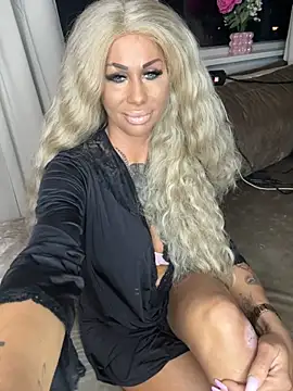 Snapshot of dutchbarbie chatting on October 2025 07:33:01 PM dutchbarbie online show from October 2025 07:33:01 PM