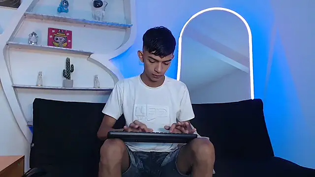 PRETTY SEX1 online show from October 2025 01:19:01 PM