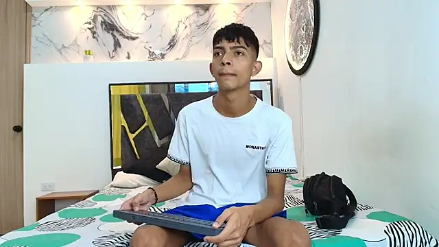 PRETTY SEX1 online show from October 2025 01:42:02 PM