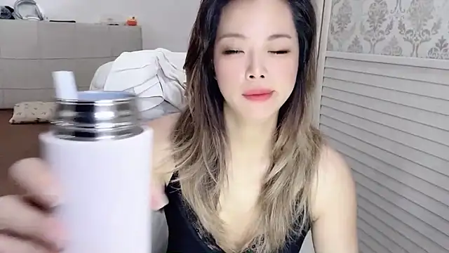 Holiland online show from October 2025 12:33:02 AM