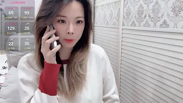 Holiland online show from November 2025 01:05:01 AM