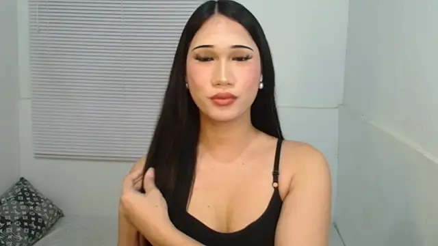 Leighs Celine online show from February 2026 04:46:01 PM