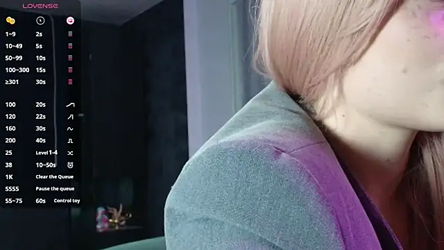 PieraMarch online show from October 2025 07:14:02 PM