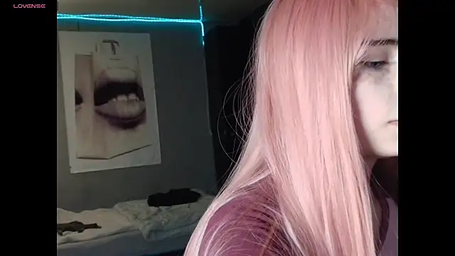 PieraMarch online show from April 2026 09:37:02 PM