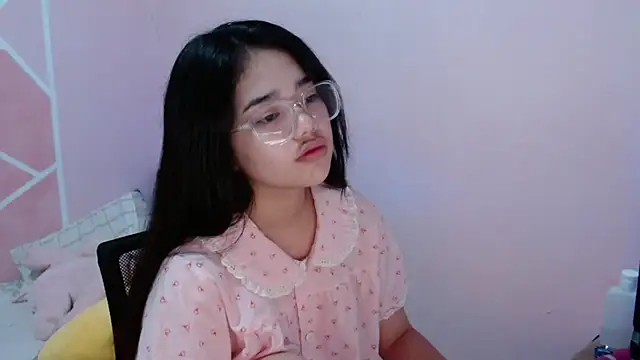 aaliyah walker online show from November 2025 11:49:01 AM