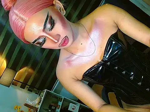 Snapshot of Queen_yasii_88 chatting on May 2026 01:06:01 PM Queen yasii 88 online show from May 2026 01:06:01 PM